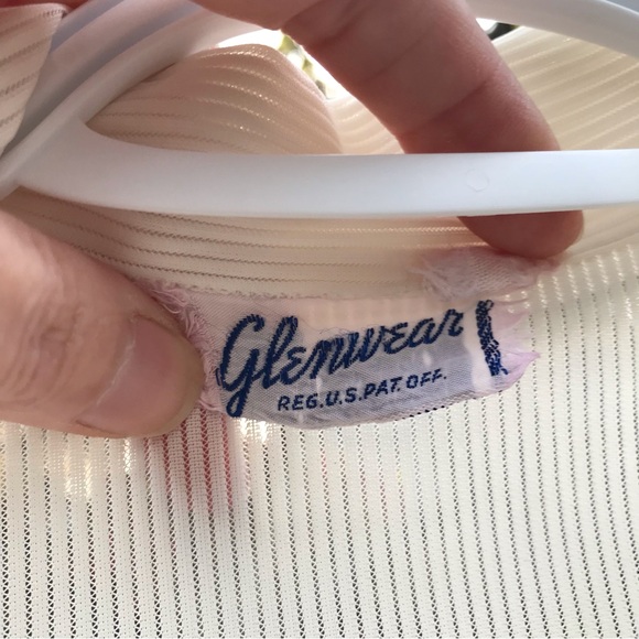 1950s Glenwear Short-Sleeved Blouse - Picture 7 of 11